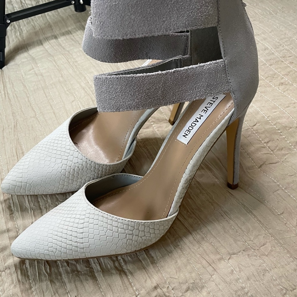 Steve Madden- New! straps Heels👡💫